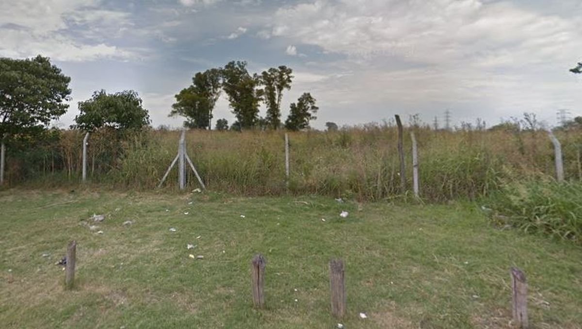 Las afueras del terreno donde estar&aacute; el Campo de Deportes de la UNAHUR.