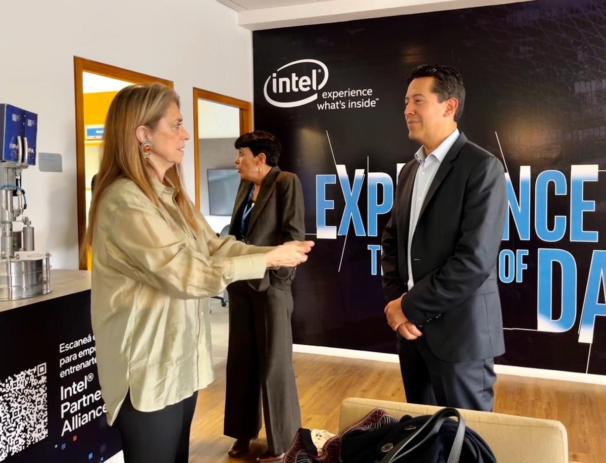 Reuni&oacute;n de Giorgi con Intel por el Polo Tecnol&oacute;gico de Ciudad Evita.