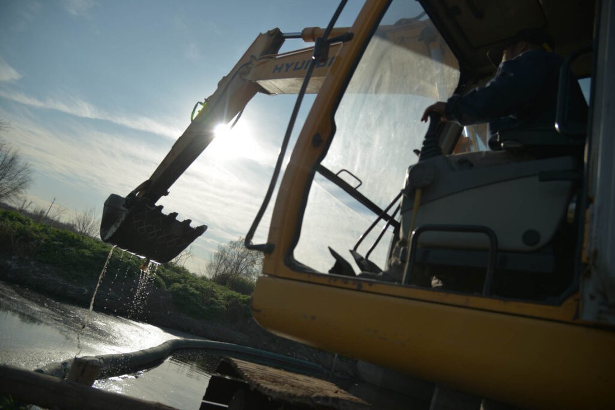 Limpieza de dos arroyos de La Matanza.