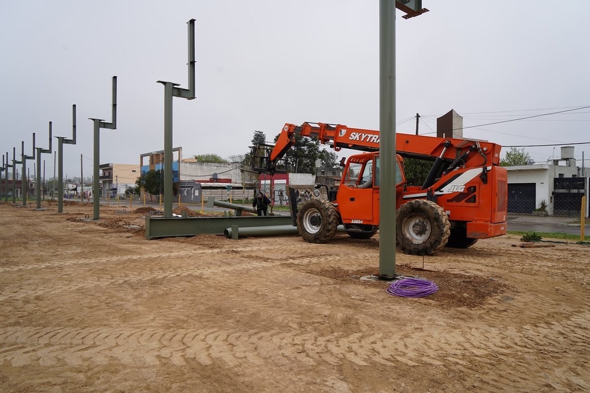 Instalaci&oacute;n de las cabriadas del futuro hospital de Mariano Acosta.