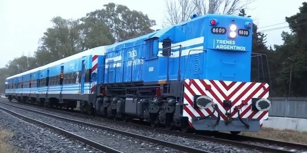 Una formaci&oacute;n del ramal Moreno-Mercedes del Tren Sarmiento.