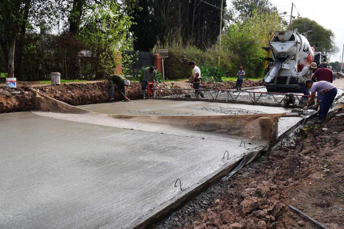 Obras de pavimentaci&oacute;n en Moreno y San Miguel.