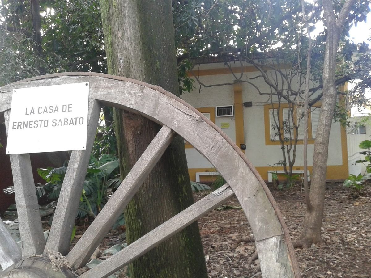 Santos Lugares, lugar donde se encuentra la Casa Museo de Ernesto S&aacute;bato.