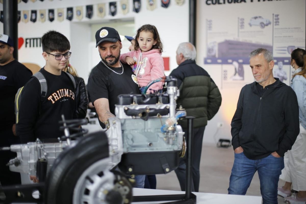 Vecinos disfrutaron de la jornada inaugural del Museo del Fitito en Caseros.