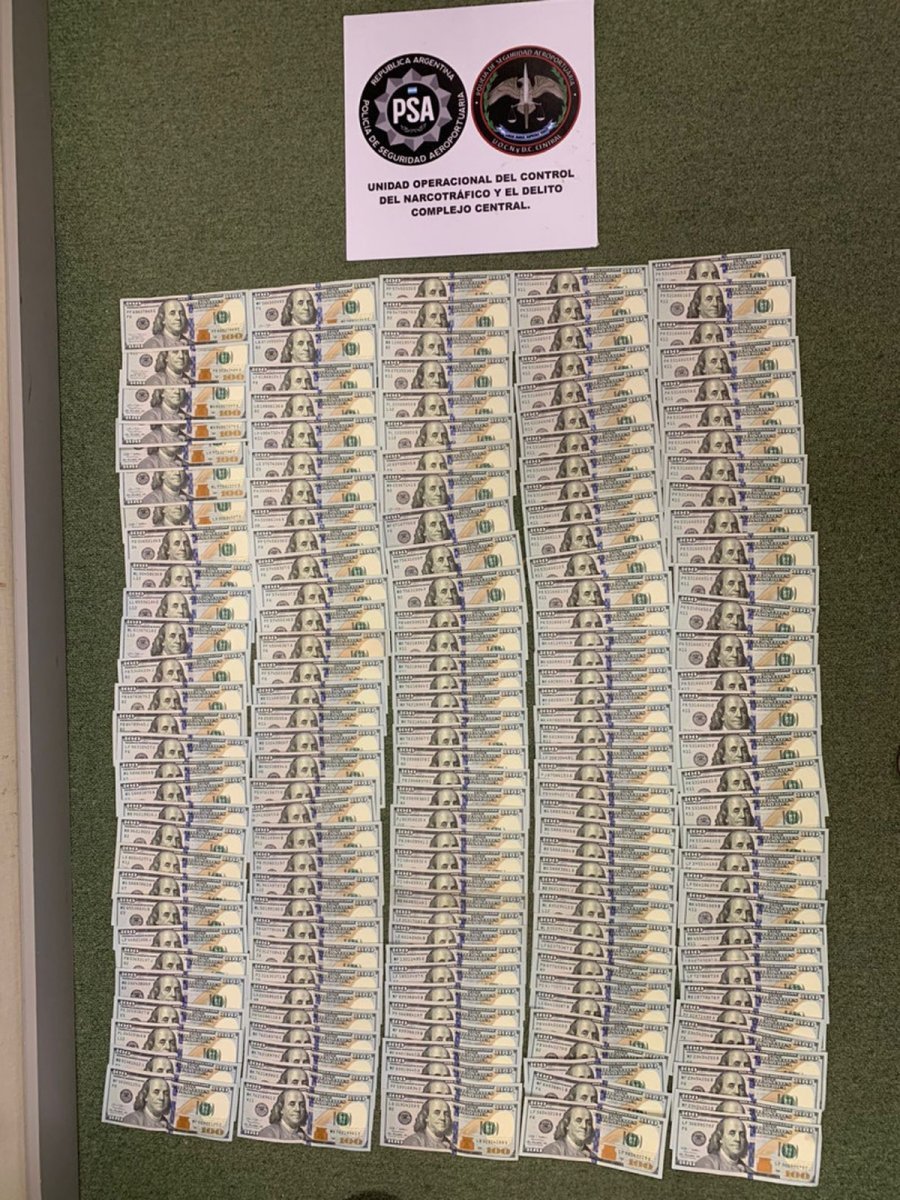 Parte de los d&oacute;lares que administraba la banda con asiento en Mor&oacute;n.