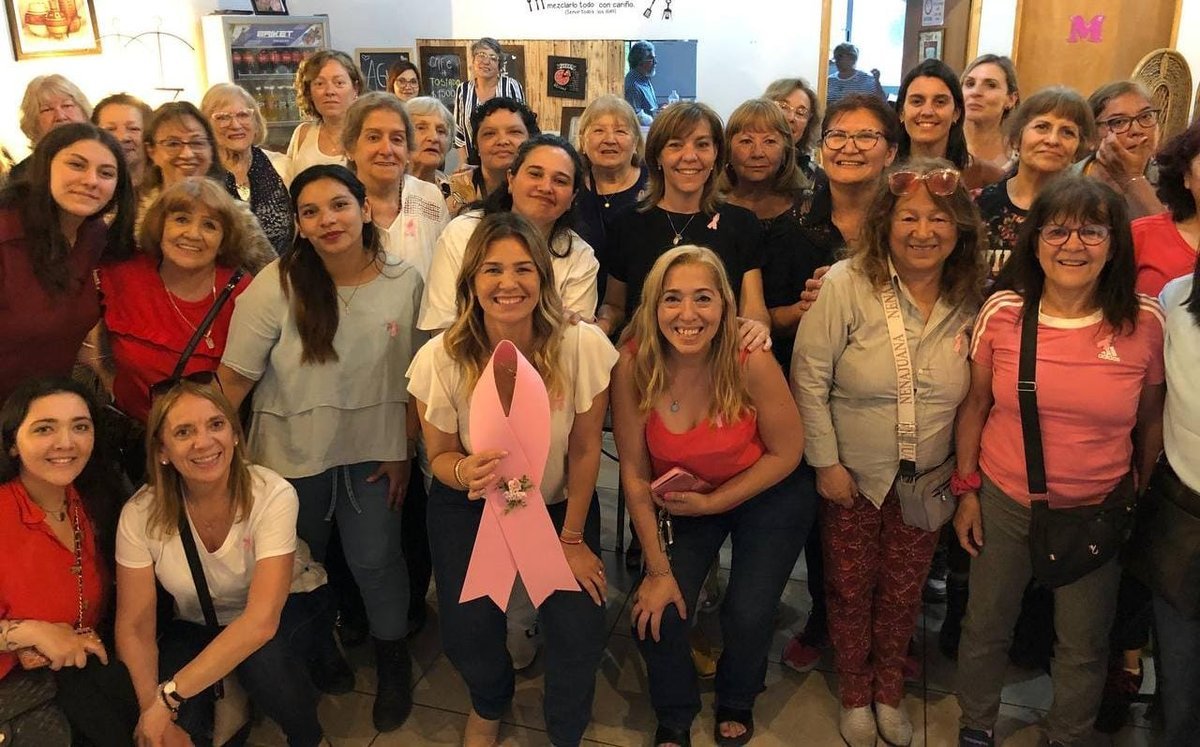 Andrea Giorgini en el evento para concientizar sobre el c&aacute;ncer de mama en Hurlingham.