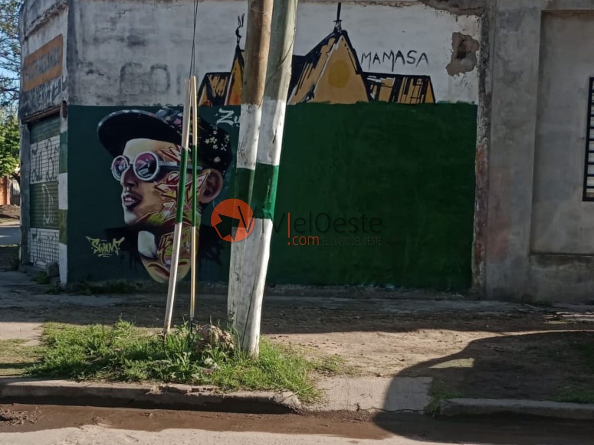 El mural de Ariel Charrutte en Castelar, ya cubierto.