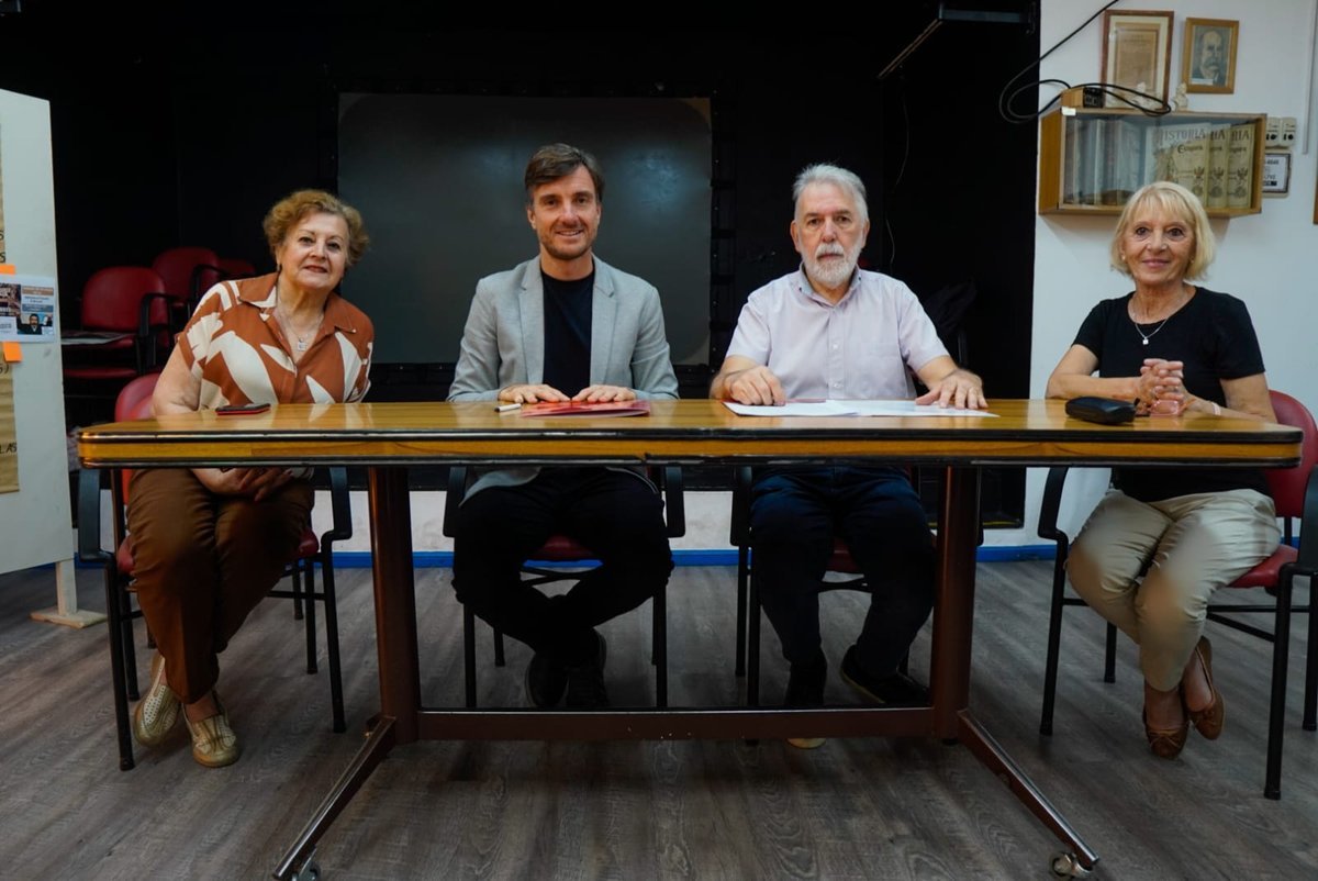 La firma del nuevo comodato en Castelar.