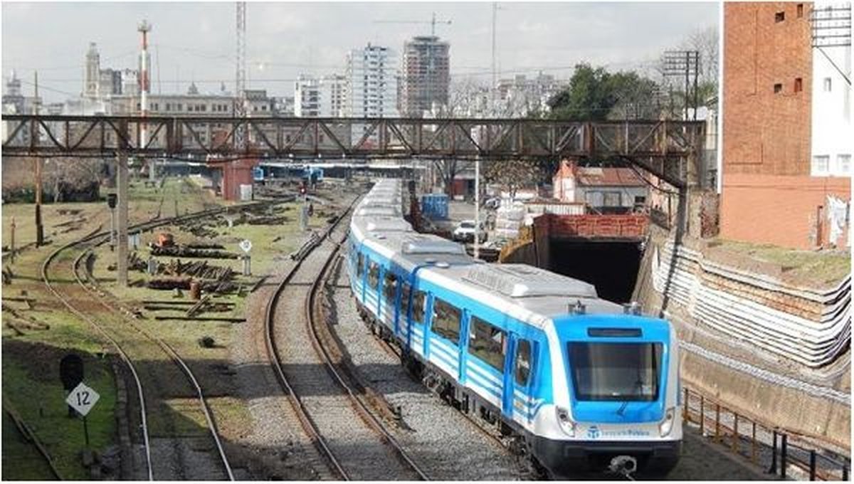 Los CSR del Tren Sarmiento pasando junto a la 