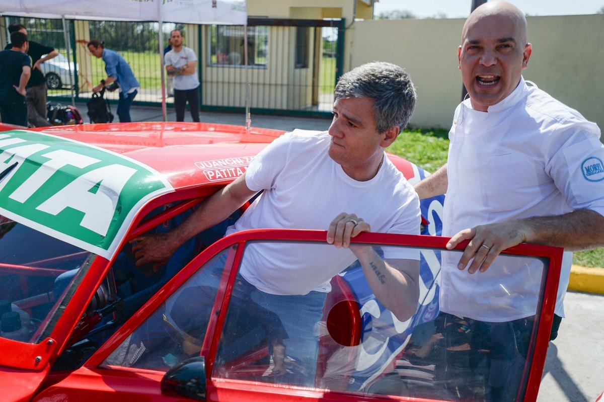 Zabaleta en la exposici&oacute;n de autos cl&aacute;sicos de 2019 en Hurlingham.