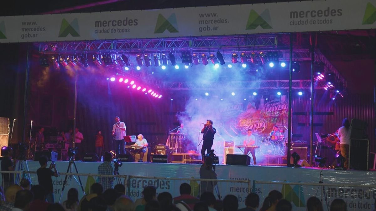 Fiesta Nacional del Durazno en Mercedes.