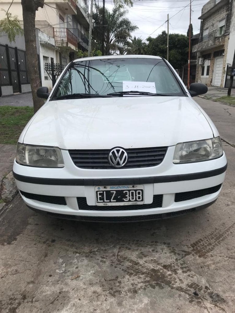 El auto robado en medio del temporal en Ramos Mej&iacute;a.