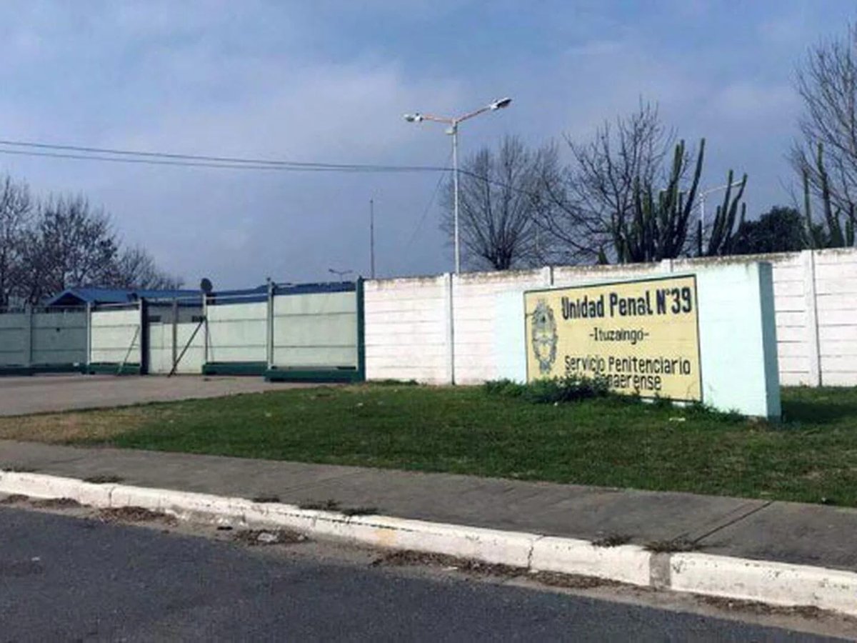 La fachada de la c&aacute;rcel de Ituzaing&oacute;.