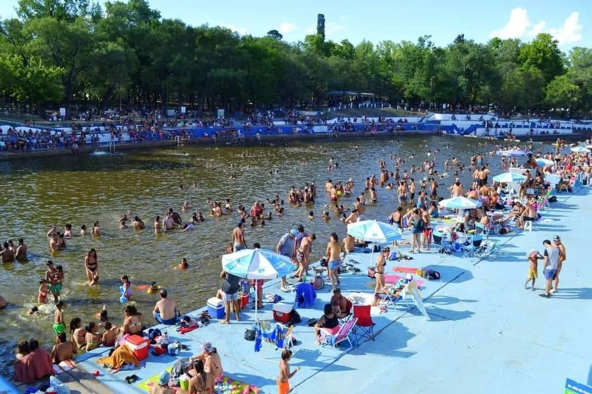 Turismo: balneario de Salto.