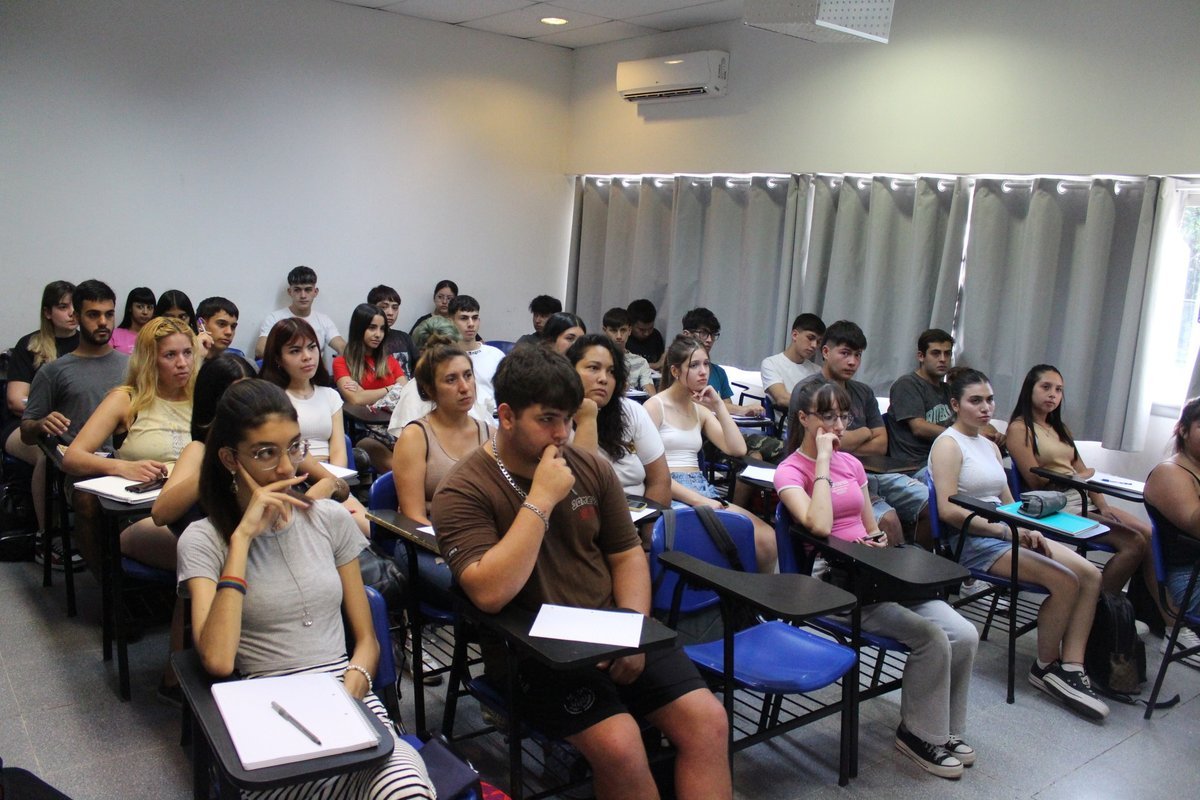 Un grupo de ingresantes en la Universidad de Moreno.