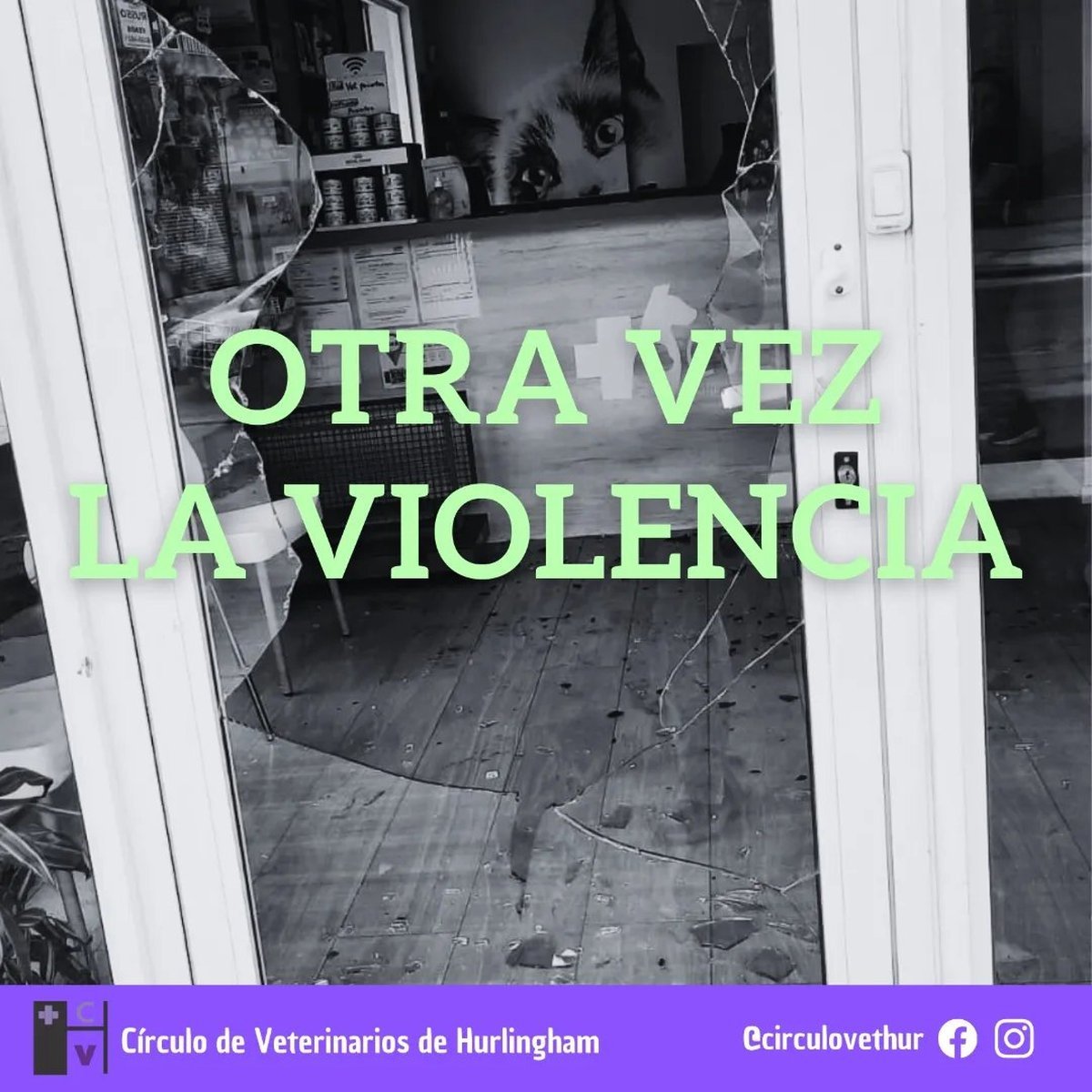 La puerta de la veterinaria siniestrada en Hurlingham.