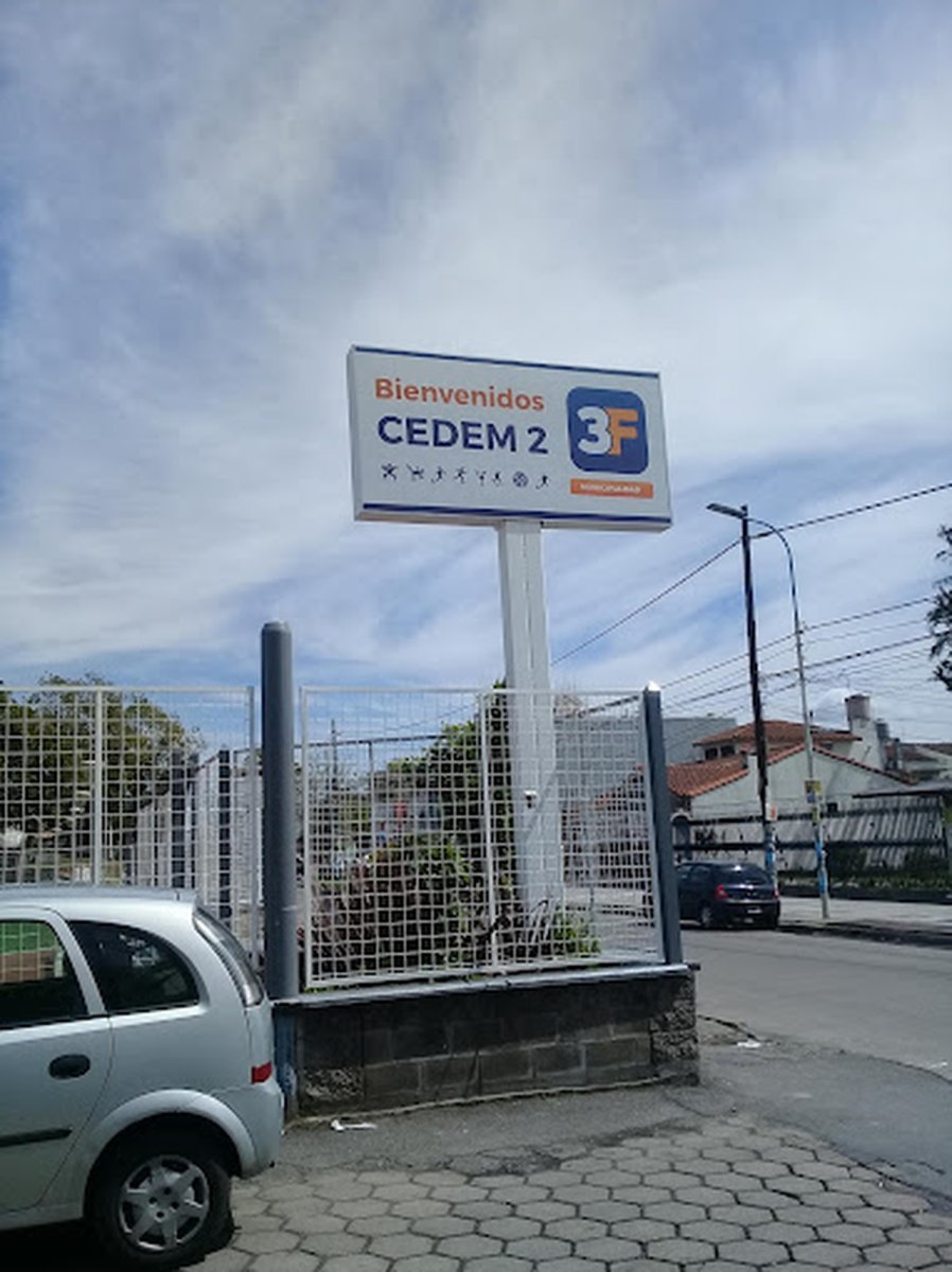 La entrada al CEDEM N&deg;2 en Caseros.