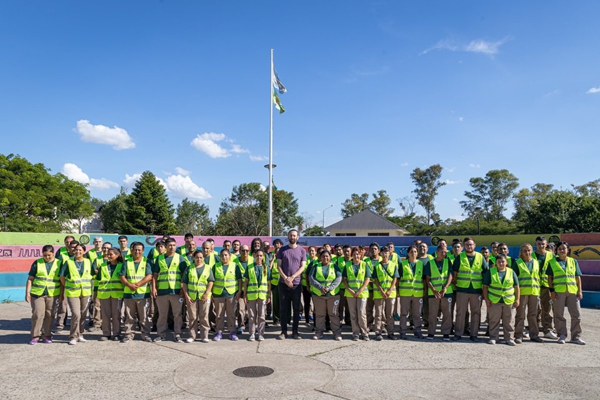 Los integrantes del Centro Municipal de Barrenderos de Hurlingham.