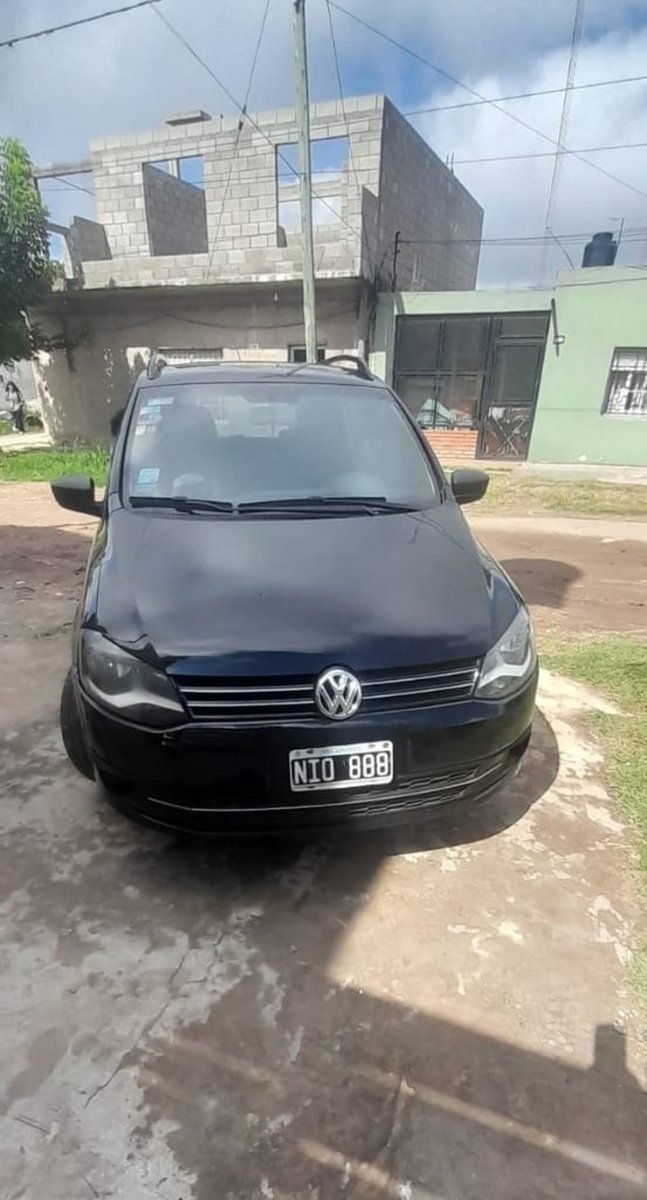 La camioneta negra robada en San Justo.