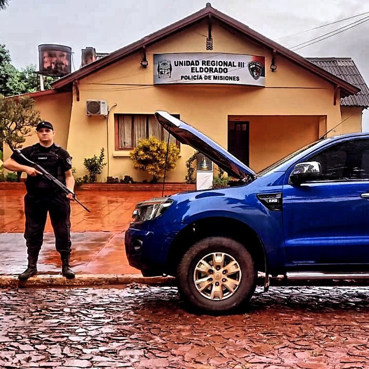 La camioneta robada en Gonz&aacute;lez Cat&aacute;n encontrada en Misiones.