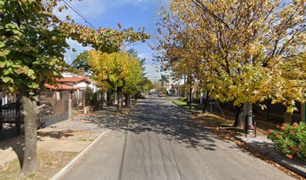 As&iacute; luce la calle de Castelar donde cay&oacute; el Gloster Meteor en 1958.