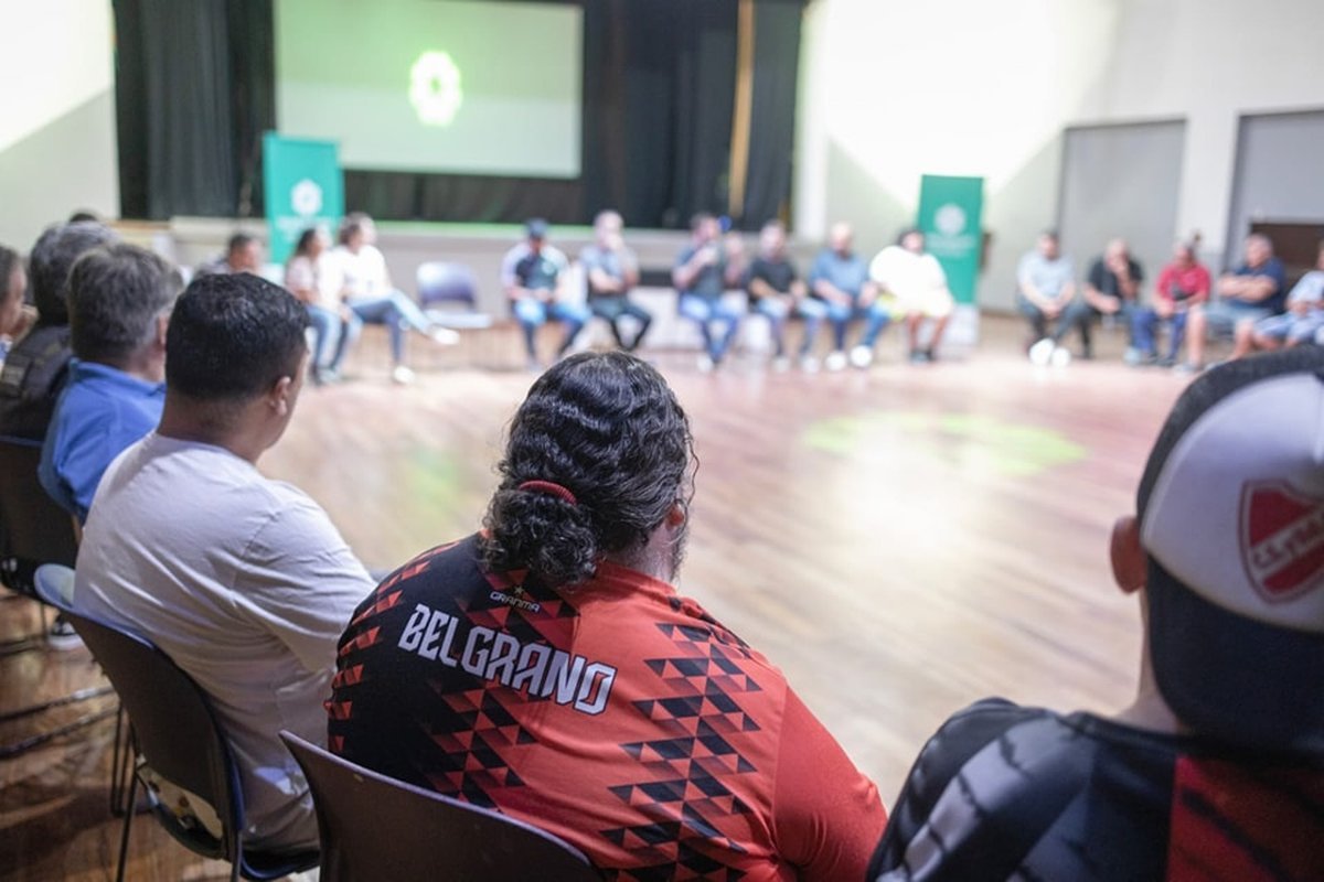 Los clubes de barrio de Hurlingham, reunidos.