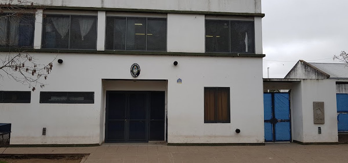 El edificio de la Escuela Primaria N&deg;33 de 20 de Junio.