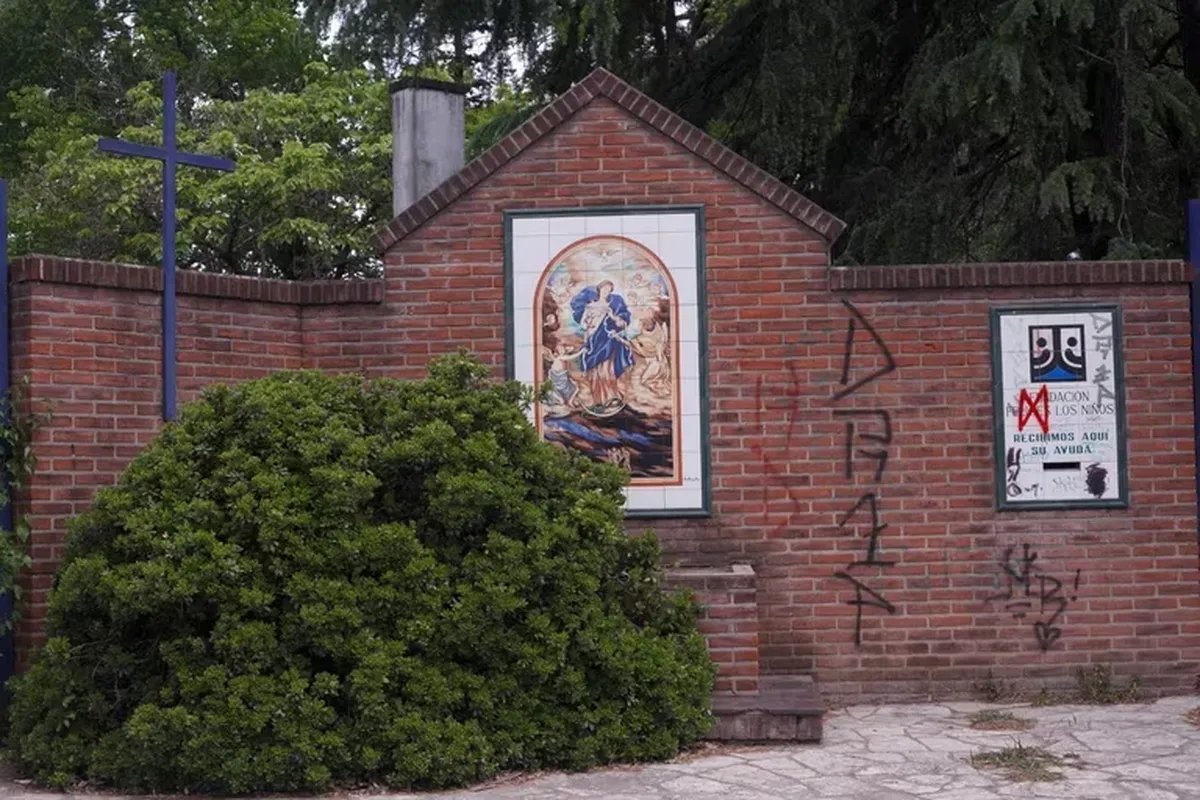 La entrada a la exfundaci&oacute;n del Padre Grassi en William Morris.