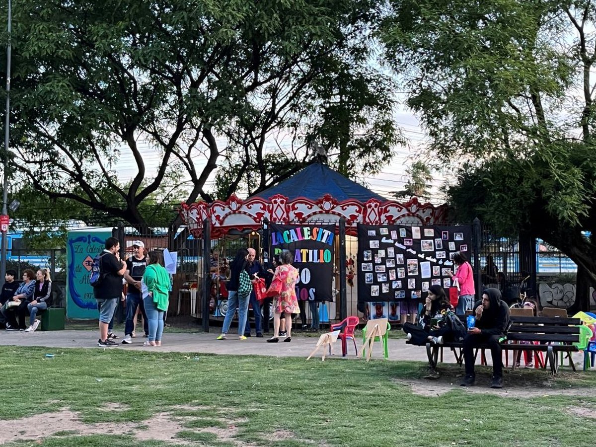 La Calesita de Atilio de la Plaza Cumel&eacute;n (Castelar).