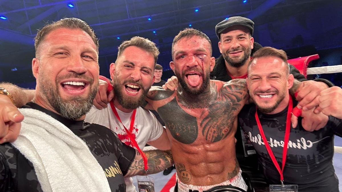 Franco Tenaglia y su equipo, de Argentina para el mundo. Foto: Diario Informaci&oacute;n.