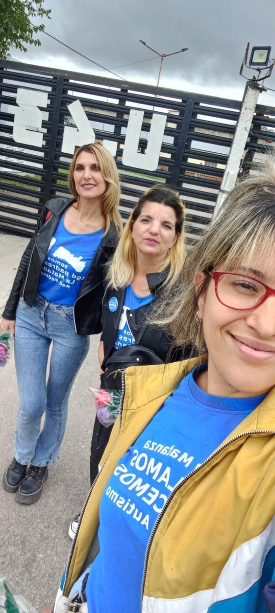 Las integrantes de la Red de Familias TEA en la c&aacute;rcel de Gonz&aacute;lez Cat&aacute;n.