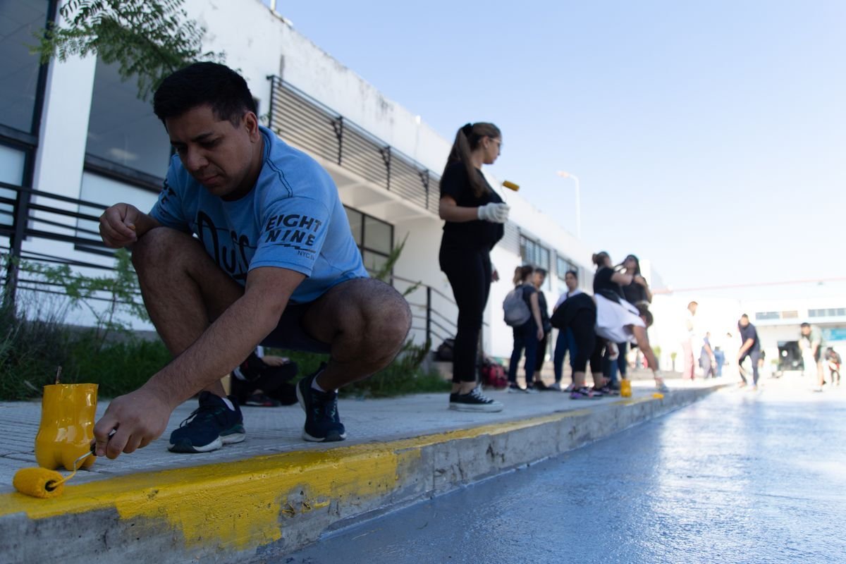 Im&aacute;genes de los trabajos realizados durante la jornada solidaria en la Unahur.