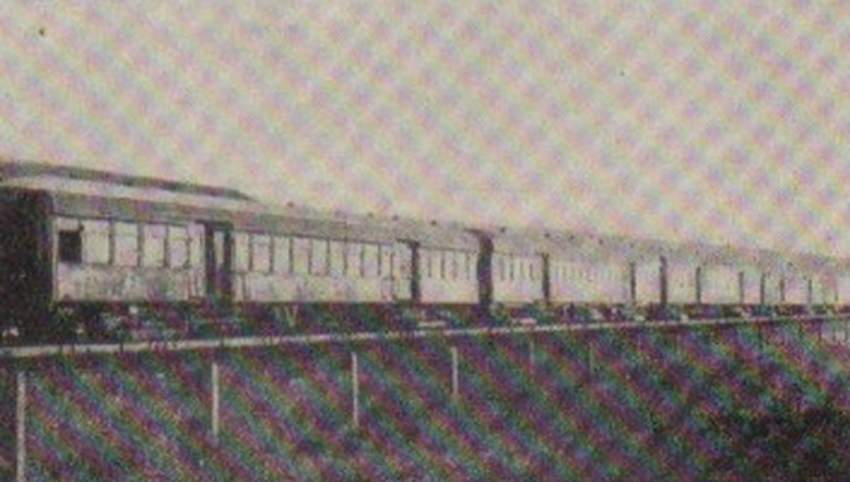 Una de las primeras formaciones el&eacute;ctricas del Tren Sarmiento.