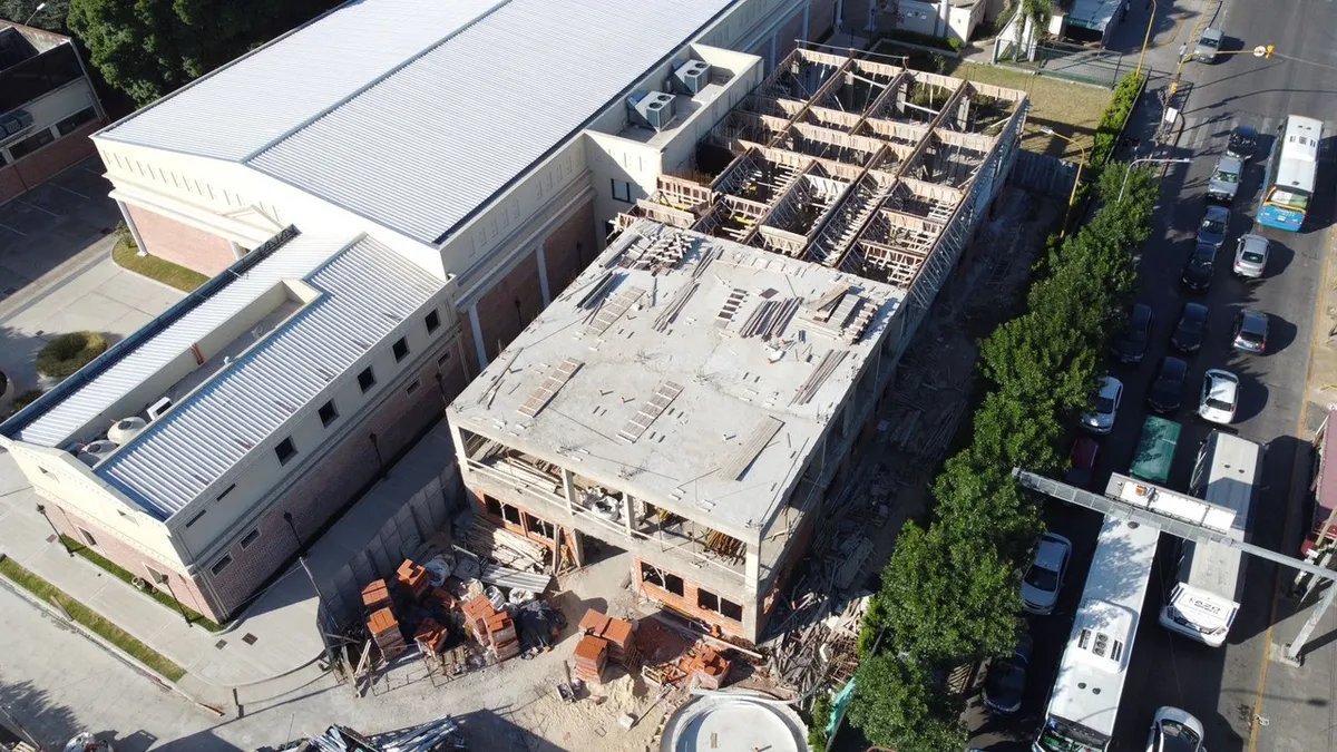 La obra del centro de salud de la UNLaM.