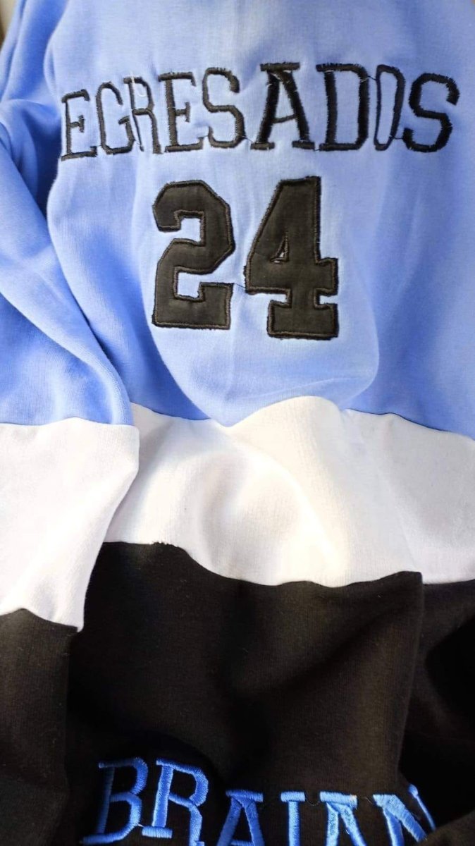 Uno de los buzos de egresados perdidos en el accidente del Tren San Mart&iacute;n ayer.