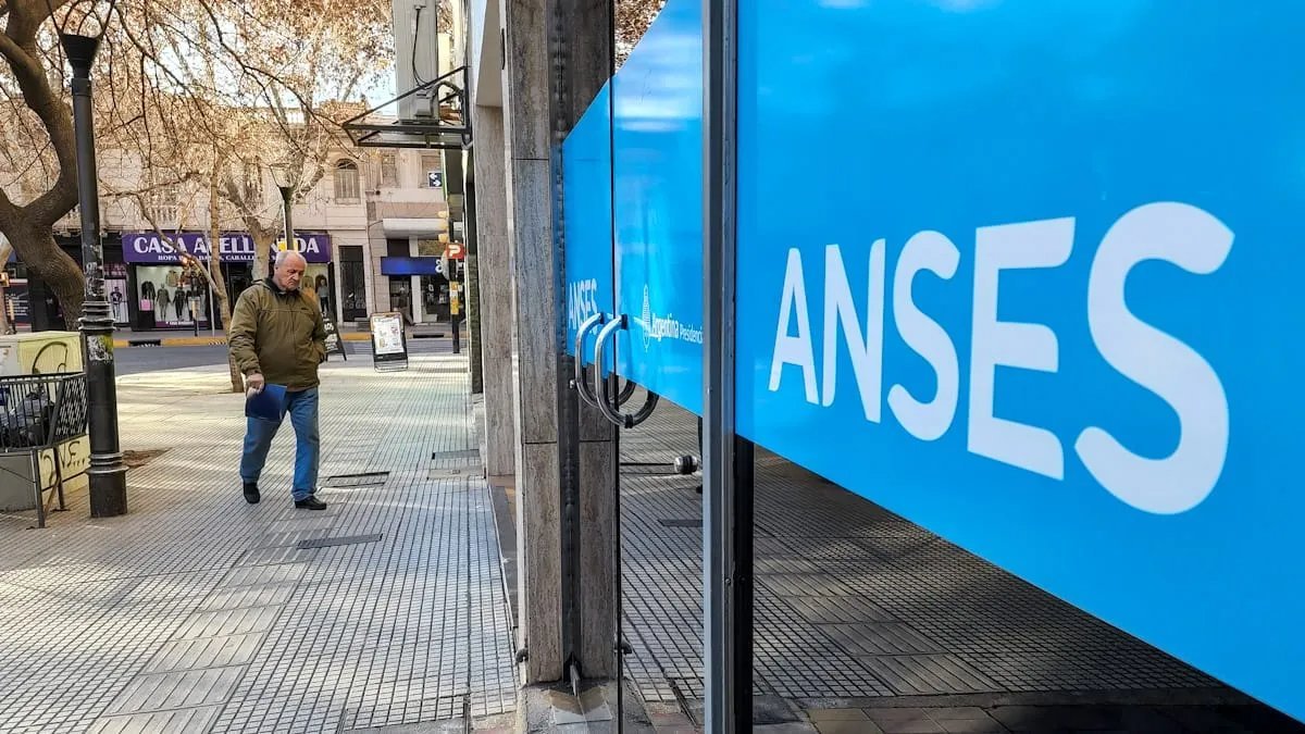 Conoc&eacute; el calendario de pagos completo de ANSES para enero 2025.