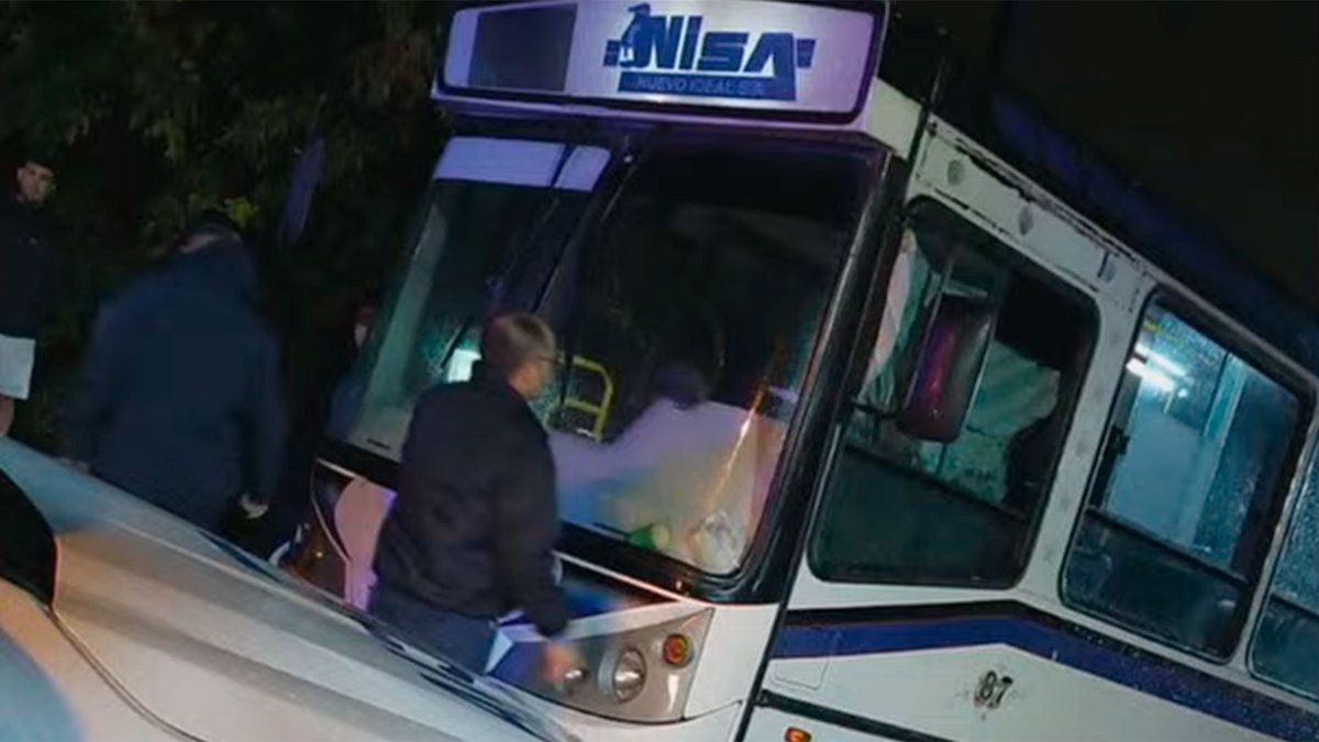 El colectivo donde asesinaron a Daniel Barrientos en La Matanza.