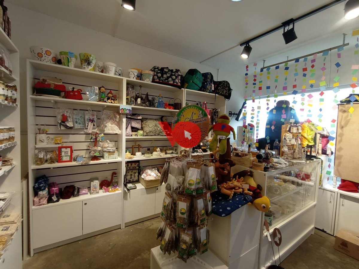 Local del Mercado Mor&oacute;n de productos regionales bonaerenses y artesanos y productores de Mor&oacute;n. Se encuentra a la vuelta de la entrada.