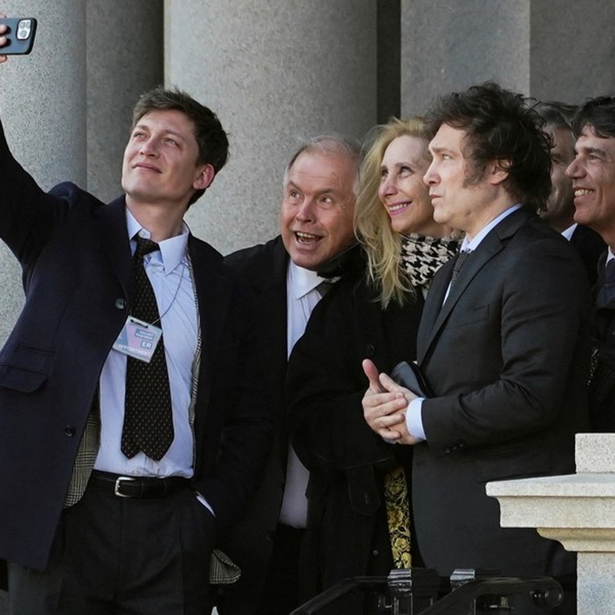 Santiago Caputo, Karina y Javier Milei, 