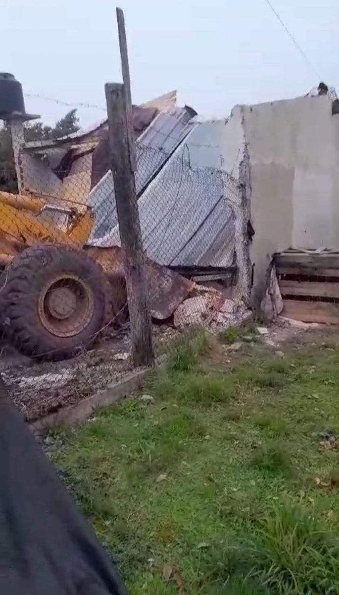 La destrucci&oacute;n de uno de los b&uacute;nkeres narco de Merlo.