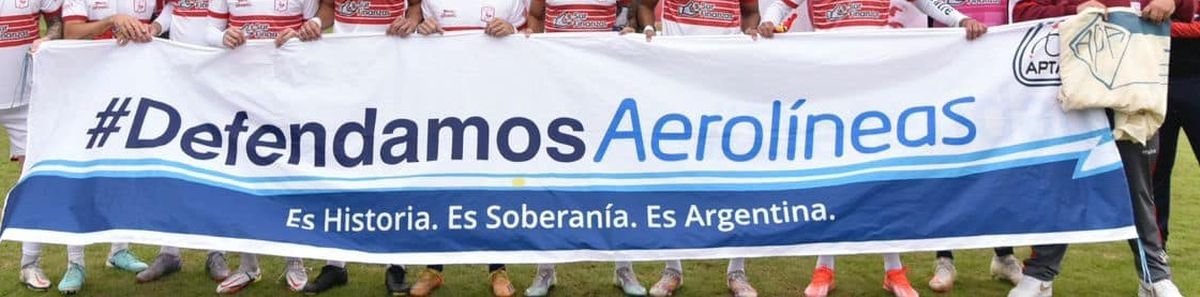 La bandera que mostr&oacute; el Deportivo Mor&oacute;n en el cl&aacute;sico versus Chicago.