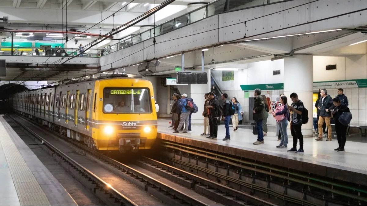 Transporte: El aumento del valor del pasaje del subte en junio qued&oacute; suspendido.