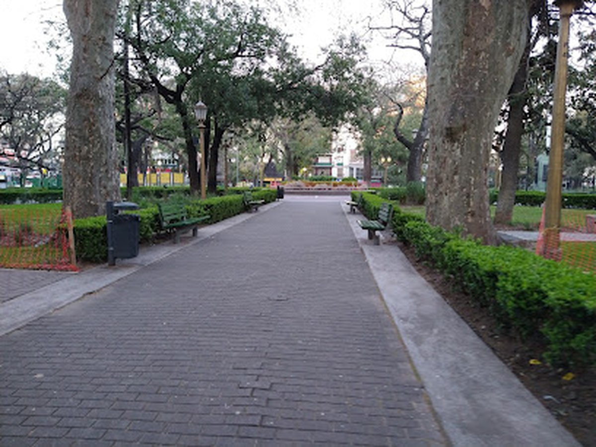 La plaza porte&ntilde;a donde atraparon al pr&oacute;fugo de Laferrere.
