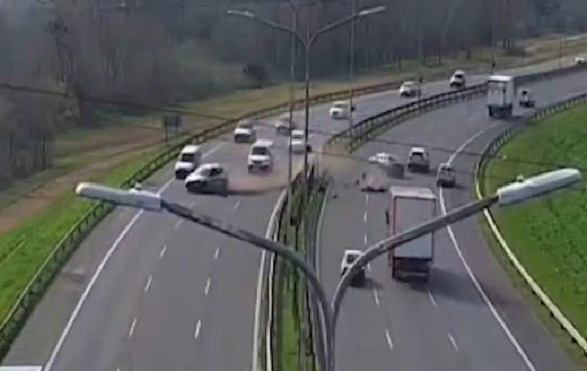 Camino del Buen Ayre: un motociclista falleci&oacute; tras ser atropellado dos veces.