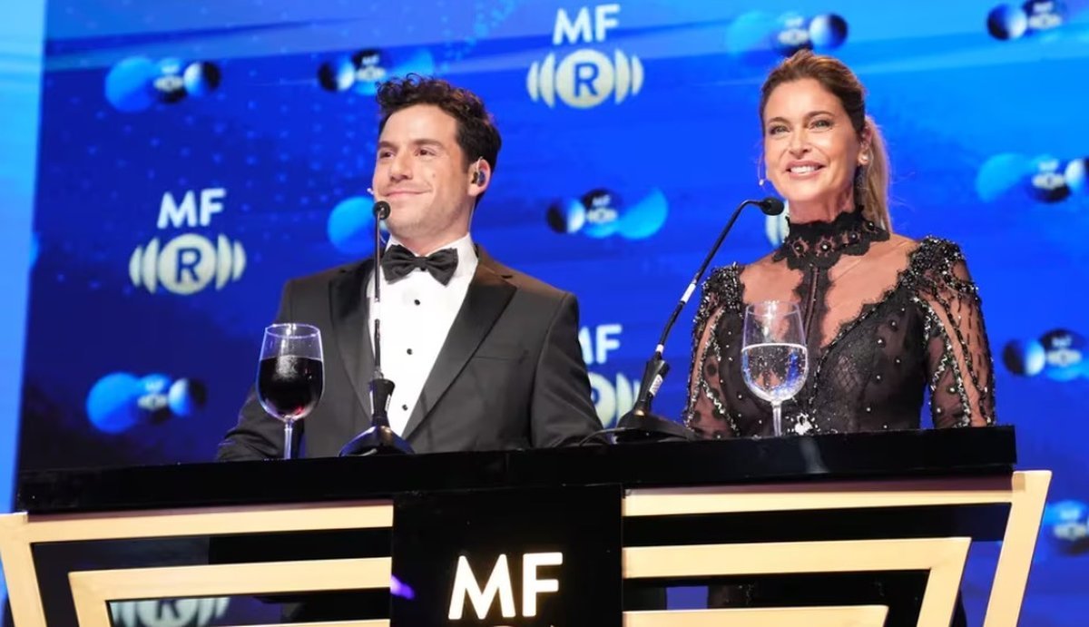 Los conductores de la entrega de premios: Mazzoco y Dente.