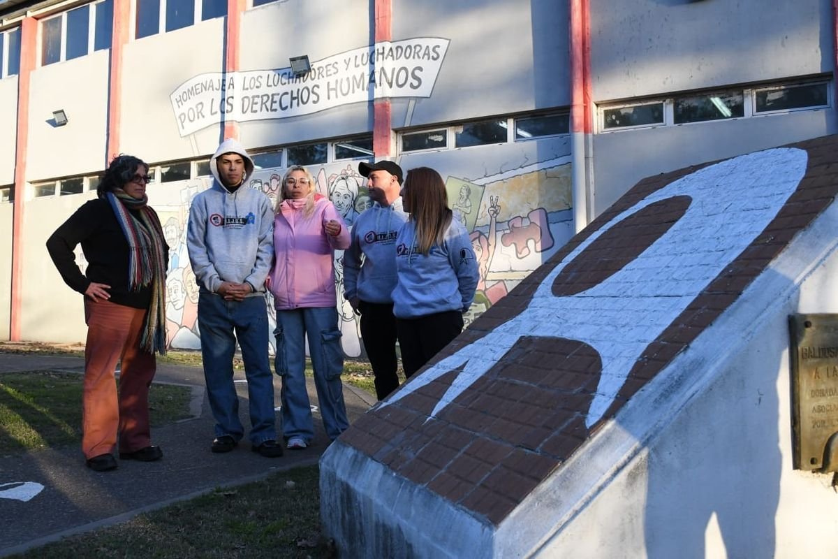 Milo J recorri&oacute; la Casa de la Memoria y la Vida de Mor&oacute;n.