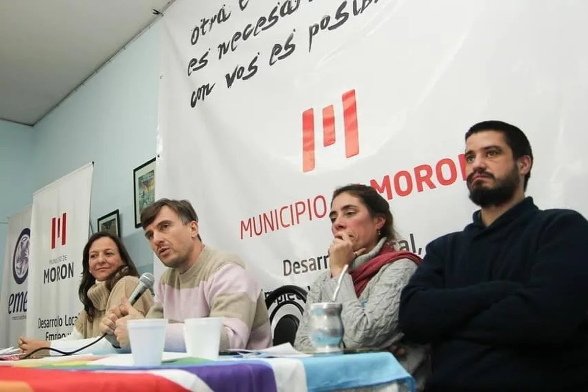 Mor&oacute;n relanz&oacute; el Programa Municipal de Microcr&eacute;ditos para emprendedores y cooperativas locales.