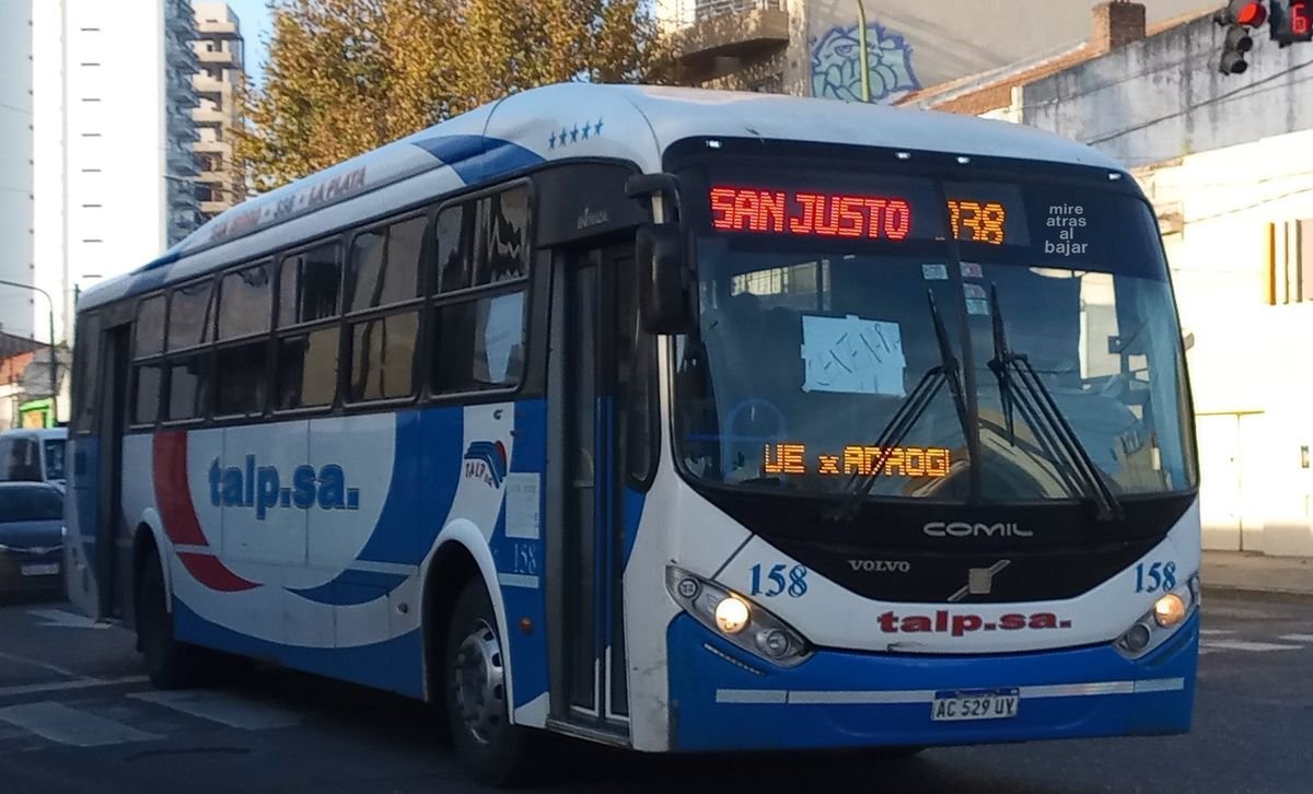 Paro general: cu&aacute;les son los colectivos que circulan por el AMBA con frecuencia reducida.