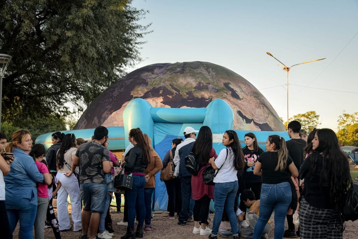El Planetario M&oacute;vil llega a tres localidades del Oeste este finde: c&oacute;mo reservar tu entrada.