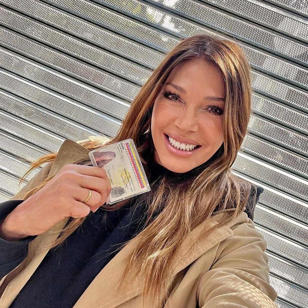 Catherine Fulop comparti&oacute; una fotograf&iacute;a en sus redes sociales luego de votar.